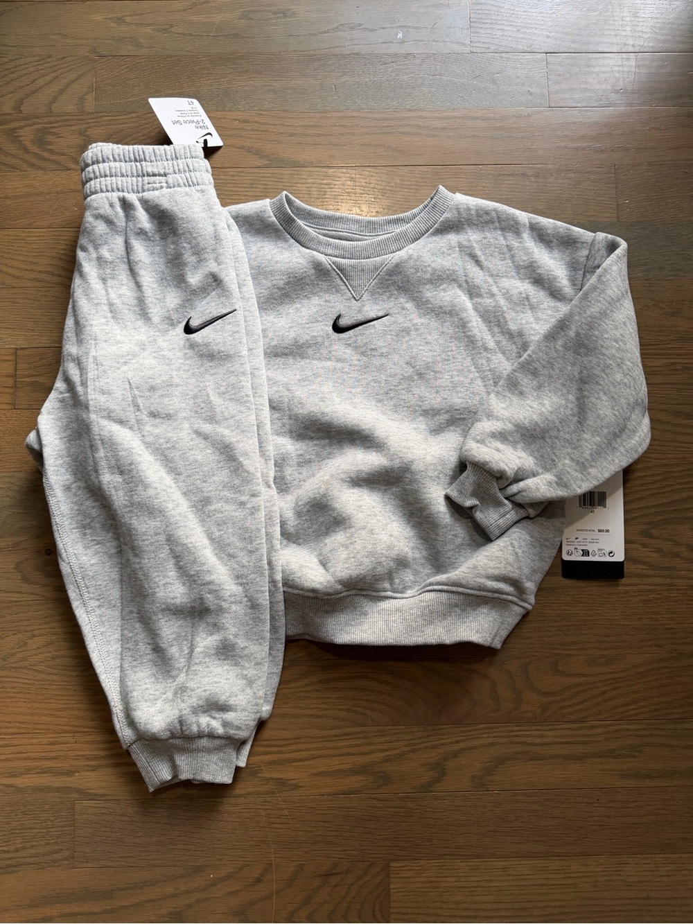 NWT Nike Toddler Light Gray Sweatshirt & Joggers Set with Black Swoosh size 4T